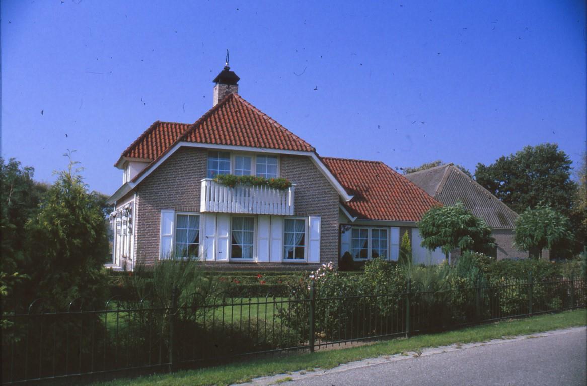 Mol12 D05 1998 09 5 Middel