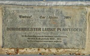 118 RWE91 20010505 luske monument horsssen tekst kopie