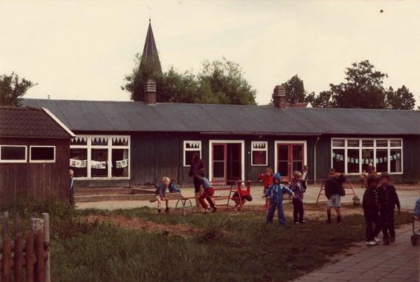 90 RWE73Y A school gebouwke en kleuterschool 72 kopie