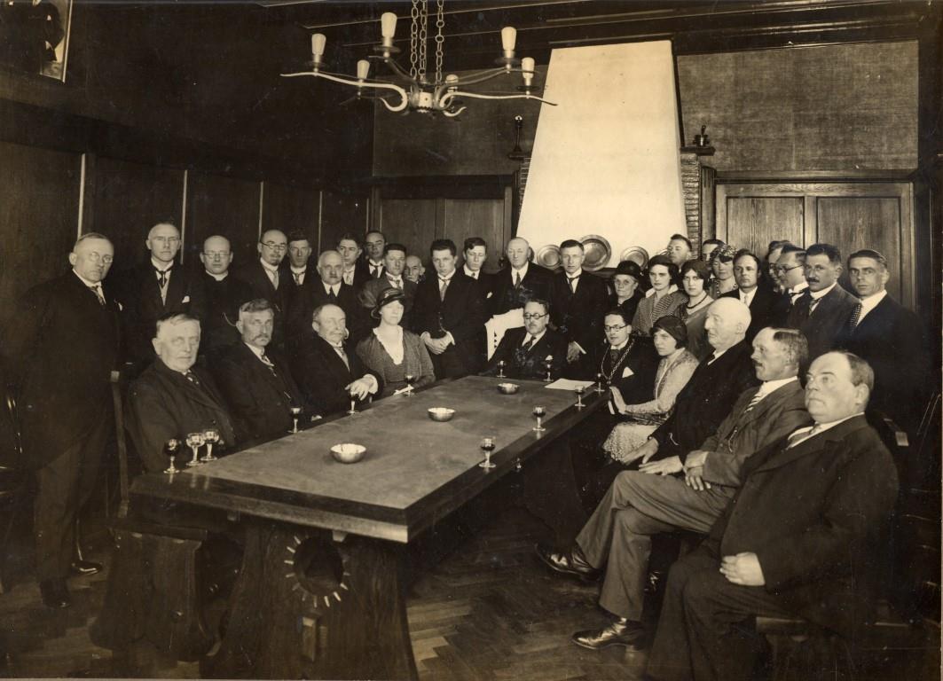 RZO03 gemeentehuis opening 1932 Middel