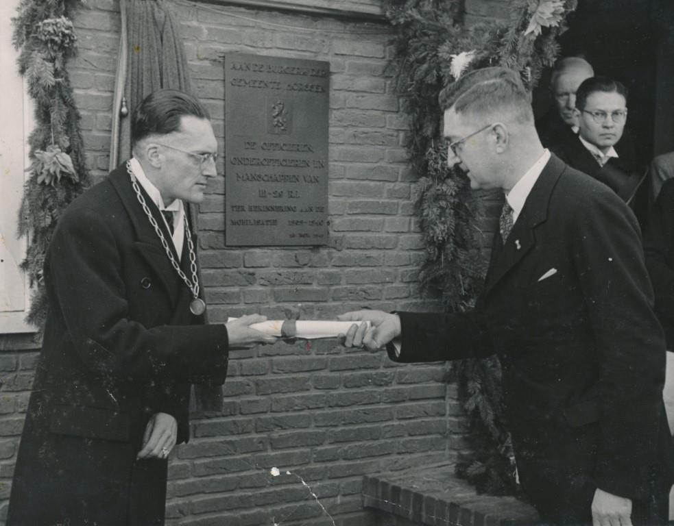 RZO03 mob 1941 05 61 luske mobilisatie gedenkplaat Middel