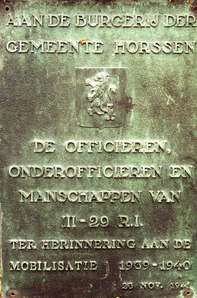 RZO03 mob Gedenkplaat