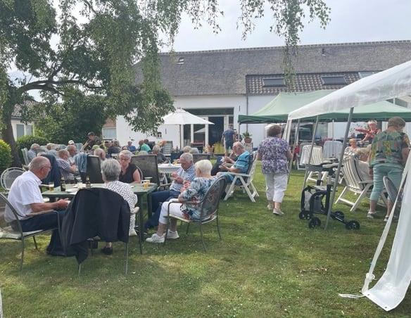 08 Tuinparty 2