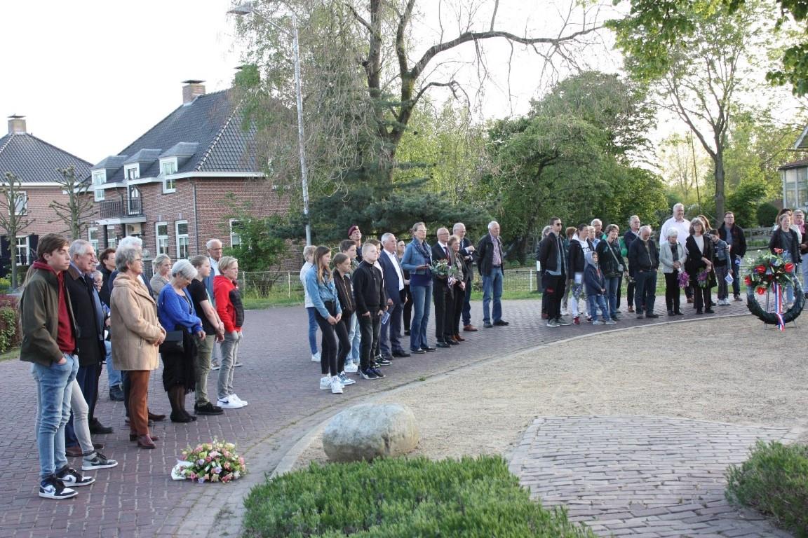 4mei 2 Middel