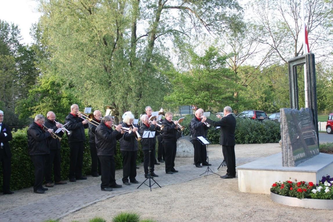 4mei 4 Middel