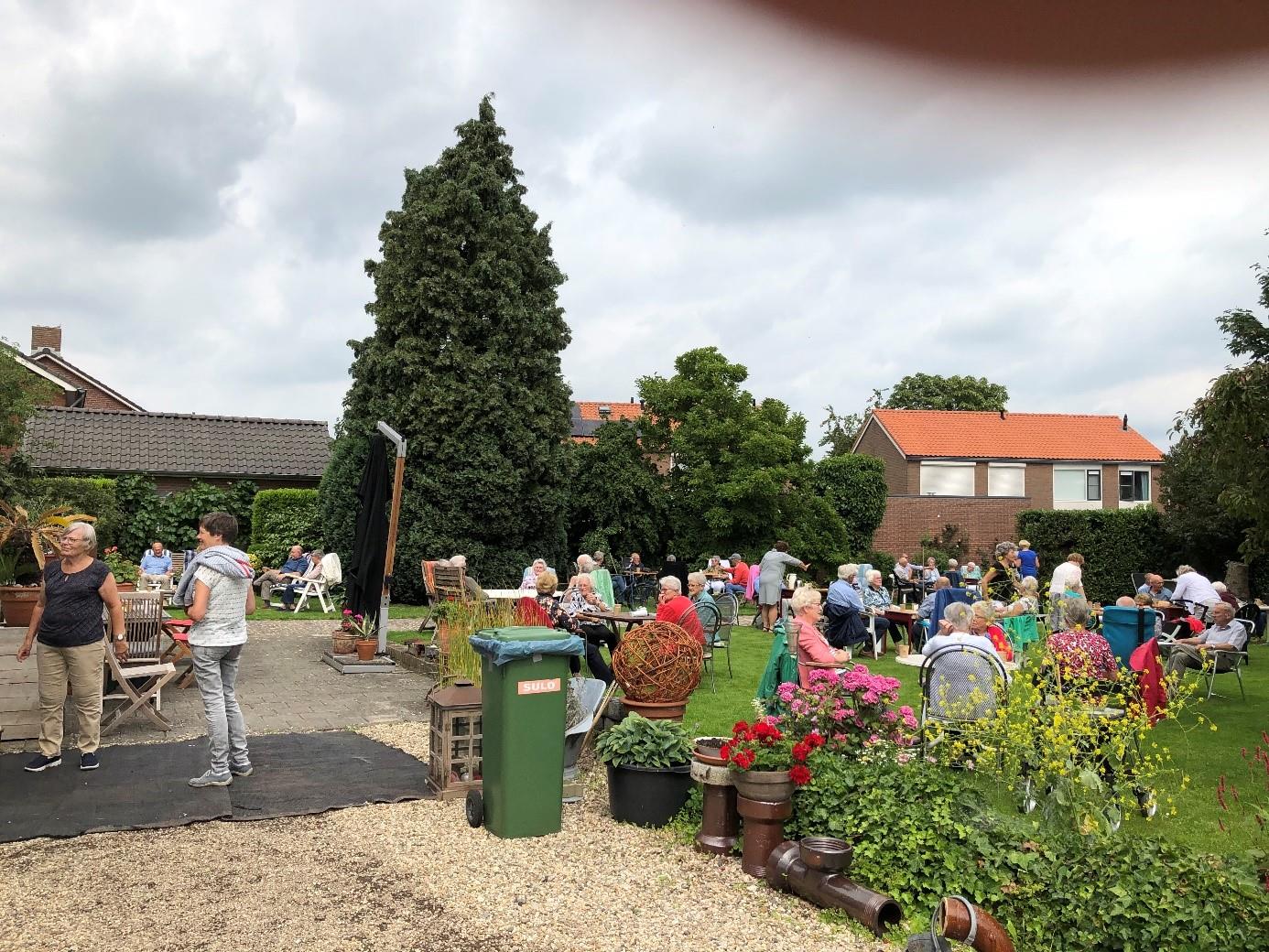 senioren Tuinparty
